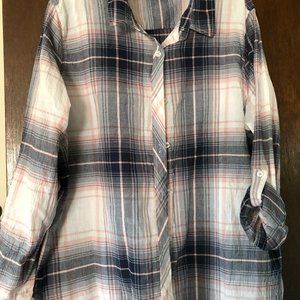 Woman's 1X long sleeve shirt